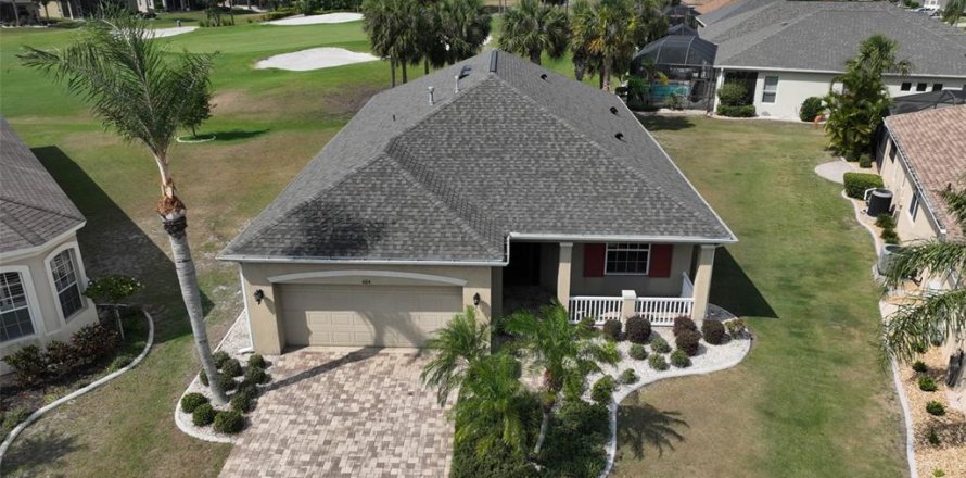 House in Sun City Center, Florida 2 bedrooms, 182.37 sq.m. № 1198046