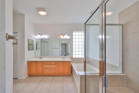 House in Sun City Center, Florida 2 bedrooms, 182.37 sq.m. № 1198046 - photo 19
