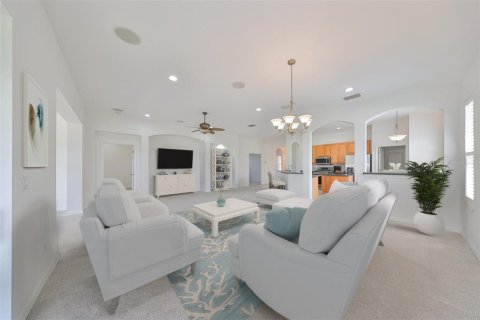 House in Sun City Center, Florida 2 bedrooms, 182.37 sq.m. № 1198046 - photo 13