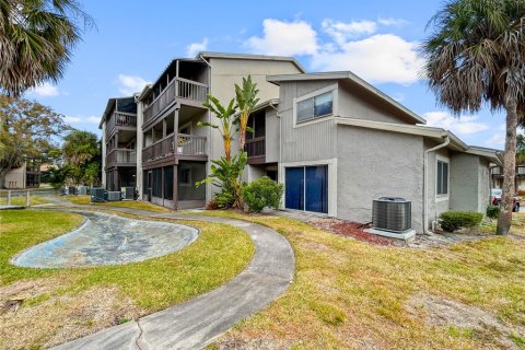 Condominio en Tampa, Florida, 2 dormitorios  № 2097186