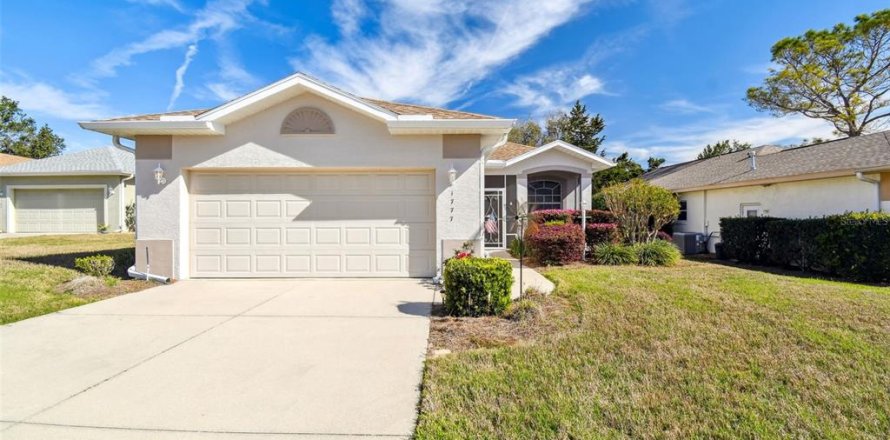 House in Lecanto, Florida 3 bedrooms, 150.59 sq.m. № 1723673
