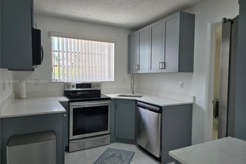 Appartement à louer à Miami, Floride: 3 chambres, 101.45 m2 № 2390476 - photo 9