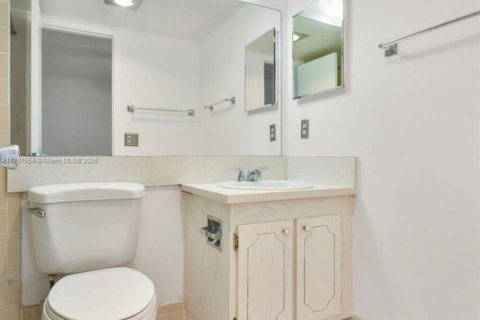 Купить кондоминиум в Бока-Ратон, Флорида 1 спальня, 66.89м2, № 1867522 - фото 8