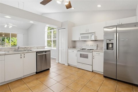 Villa ou maison à vendre à Sarasota, Floride: 2 chambres, 132.66 m2 № 2152190 - photo 5