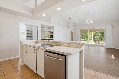 Villa ou maison à vendre à Sarasota, Floride: 2 chambres, 132.66 m2 № 2152190 - photo 6