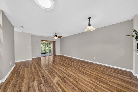 Villa ou maison à vendre à Mount Dora, Floride: 3 chambres, 154.5 m2 № 2419378 - photo 6