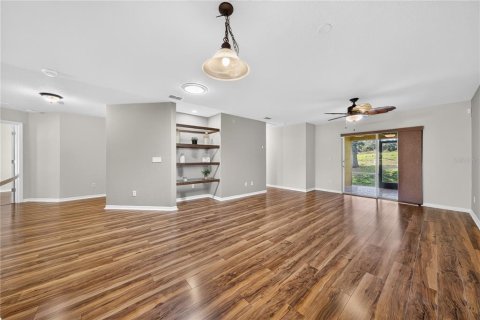 Villa ou maison à vendre à Mount Dora, Floride: 3 chambres, 154.5 m2 № 2419378 - photo 8