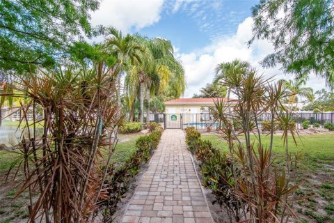 Copropriété à louer à New Port Richey, Floride: 3 chambres, 114.08 m2 № 2167799 - photo 12