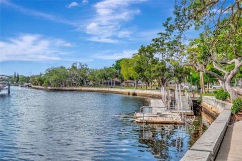 Copropriété à louer à New Port Richey, Floride: 3 chambres, 114.08 m2 № 2167799 - photo 23
