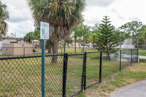 Copropriété à louer à New Port Richey, Floride: 3 chambres, 114.08 m2 № 2167799 - photo 16