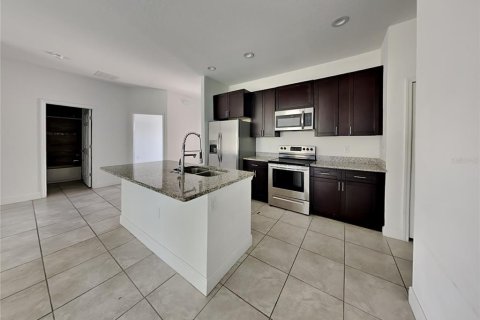 Casa en alquiler en Kissimmee, Florida, 3 dormitorios, 113.81 m2 № 1844988 - foto 5