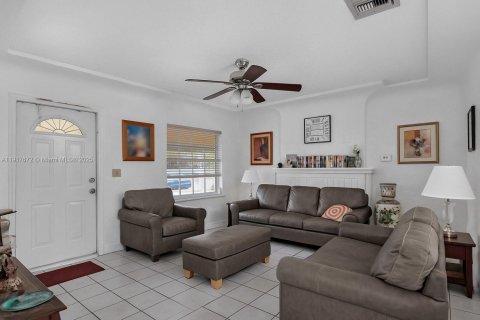 Propiedad comercial en venta en Miami, Florida, 235.23 m2 № 1972314 - foto 17
