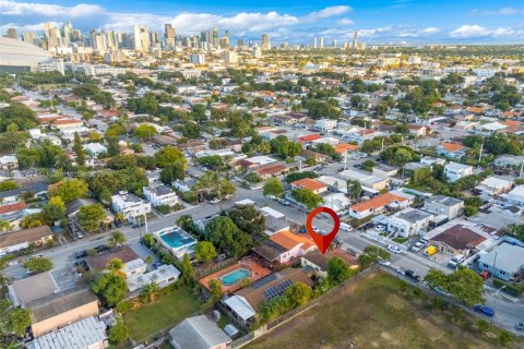 Propiedad comercial en venta en Miami, Florida, 235.23 m2 № 1972314 - foto 27