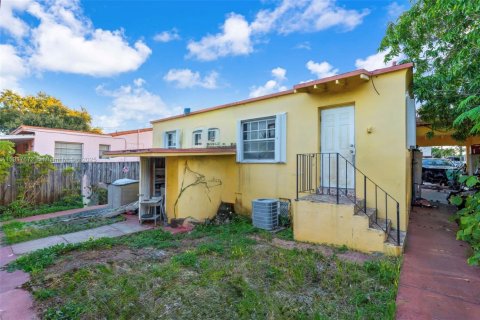 Propiedad comercial en venta en Miami, Florida, 235.23 m2 № 1972314 - foto 24