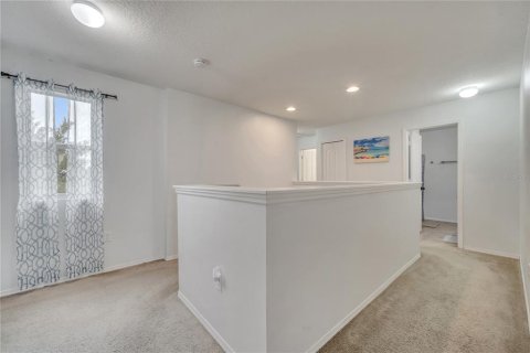 House in Orlando, Florida 4 bedrooms, 200.02 sq.m. № 1856218 - photo 2