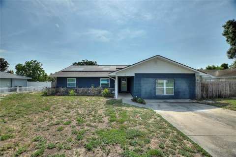 Villa ou maison à vendre à Winter Haven, Floride: 4 chambres, 206.52 m2 № 1757428 - photo 1