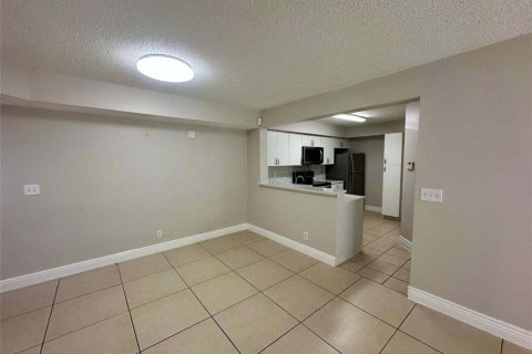 Condo in Coral Springs, Florida, 2 bedrooms № 2247273 - photo 21