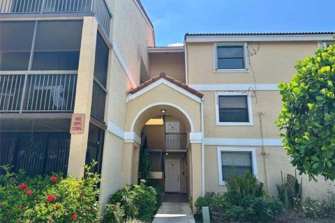 Condo in Coral Springs, Florida, 2 bedrooms № 2247273