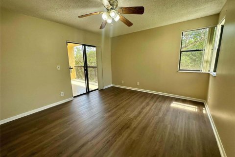 Condo in Coral Springs, Florida, 2 bedrooms № 2247273 - photo 4