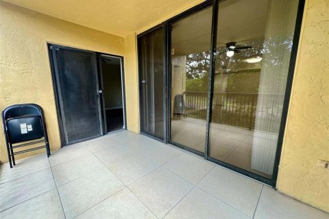 Condo in Coral Springs, Florida, 2 bedrooms № 2247273 - photo 25