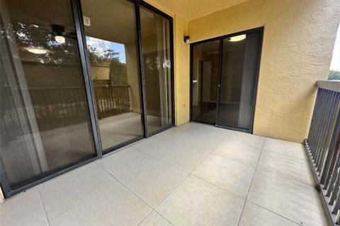 Condo in Coral Springs, Florida, 2 bedrooms № 2247273 - photo 24