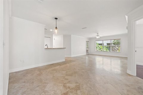 Condo in Tampa, Florida, 3 bedrooms  № 1819409 - photo 3