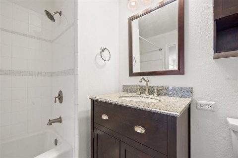 Condo in Tampa, Florida, 3 bedrooms  № 1819409 - photo 24