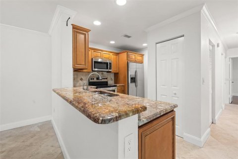 Condo in Tampa, Florida, 3 bedrooms  № 1819409 - photo 13