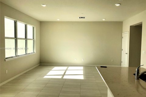 Townhouse in Hollywood, Florida 3 bedrooms, 201.13 sq.m. № 2145948 - photo 7