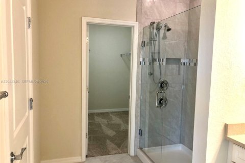 Townhouse in Hollywood, Florida 3 bedrooms, 201.13 sq.m. № 2145948 - photo 18