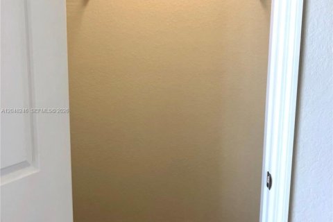 Townhouse in Hollywood, Florida 3 bedrooms, 201.13 sq.m. № 2145948 - photo 25