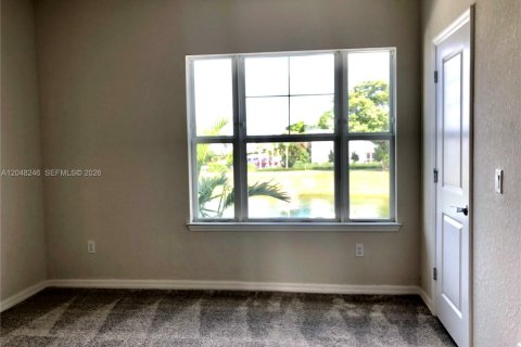 Townhouse in Hollywood, Florida 3 bedrooms, 201.13 sq.m. № 2145948 - photo 24