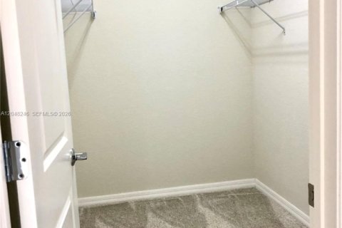 Townhouse in Hollywood, Florida 3 bedrooms, 201.13 sq.m. № 2145948 - photo 17
