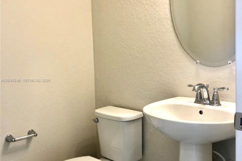 Townhouse in Hollywood, Florida 3 bedrooms, 201.13 sq.m. № 2145948 - photo 10