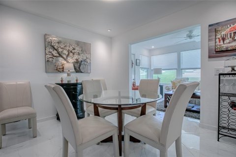 Casa en venta en The Villages, Florida, 3 dormitorios, 129.32 m2 № 1721441 - foto 10
