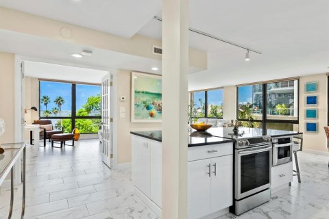 Condo in Sarasota, Florida, 2 bedrooms  № 1761067 - photo 5