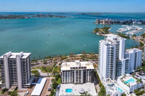 Condo in Sarasota, Florida, 2 bedrooms  № 1761067 - photo 14