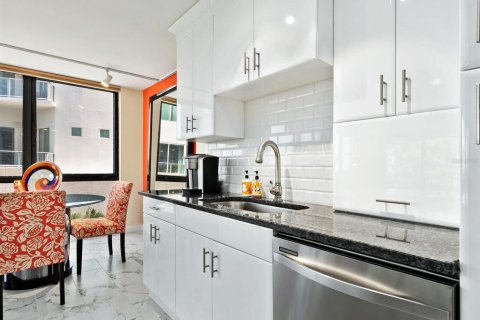 Condo in Sarasota, Florida, 2 bedrooms  № 1761067 - photo 7
