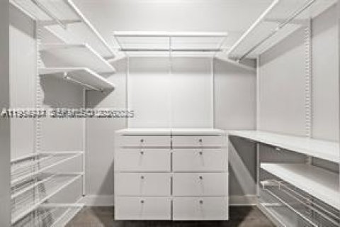 Condo in Miami, Florida, 2 bedrooms  № 2009792 - photo 6