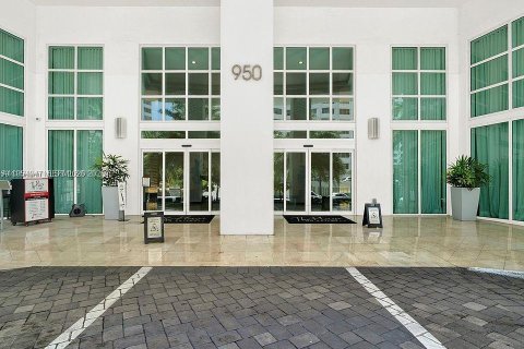 Condo in Miami, Florida, 2 bedrooms № 2009792