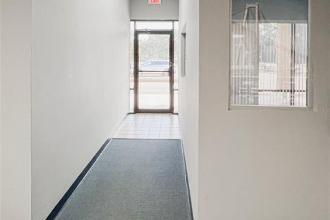 Immobilier commercial à louer à Sanford, Floride: 8361.95 m2 № 1553014 - photo 2