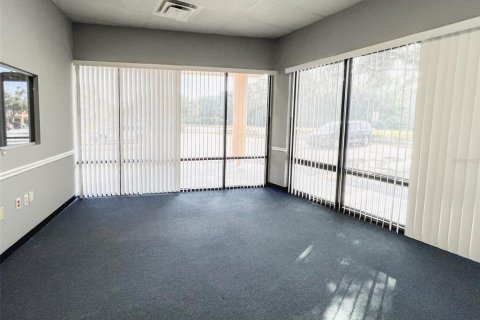 Immobilier commercial à louer à Sanford, Floride: 8361.95 m2 № 1553014 - photo 1