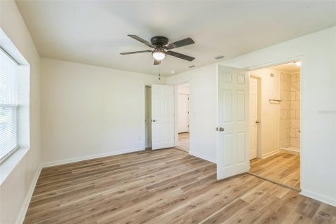 House in Jacksonville, Florida 4 bedrooms, 135.54 sq.m. № 1535276 - photo 12