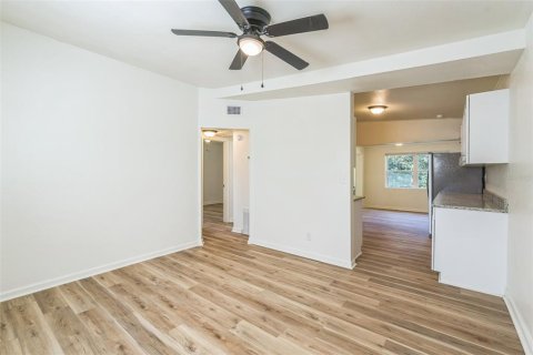 House in Jacksonville, Florida 4 bedrooms, 135.54 sq.m. № 1535276 - photo 15