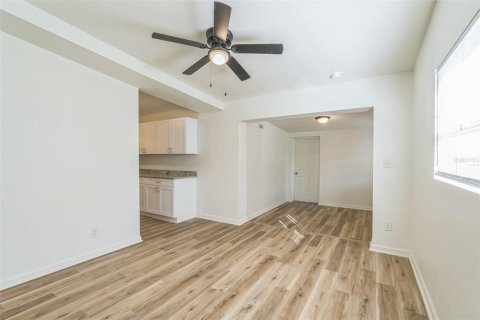 House in Jacksonville, Florida 4 bedrooms, 135.54 sq.m. № 1535276 - photo 18