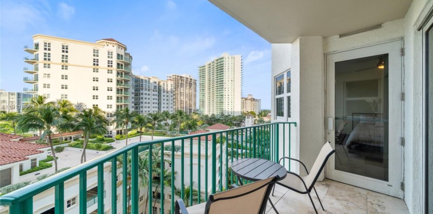 Кондоминиум с 2 спальнями в Авентура, Флорида № 2013806