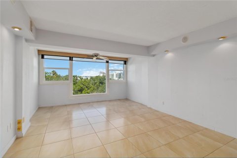 Condominio en venta en Sarasota, Florida, 1 dormitorio, 76.18 m2 № 1735431 - foto 8