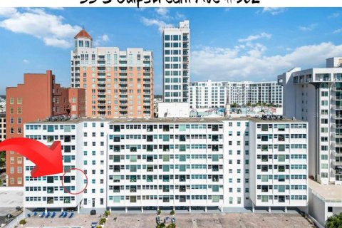 Condominio en venta en Sarasota, Florida, 1 dormitorio, 76.18 m2 № 1735431 - foto 1