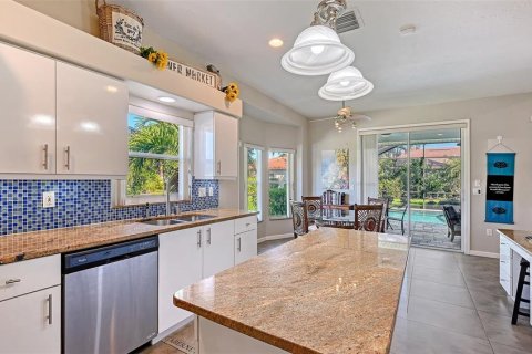 Villa ou maison à vendre à Sarasota, Floride: 3 chambres, 214.6 m2 № 2418666 - photo 13