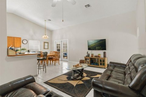 Villa ou maison à louer à Kissimmee, Floride: 4 chambres, 143.63 m2 № 2424192 - photo 4